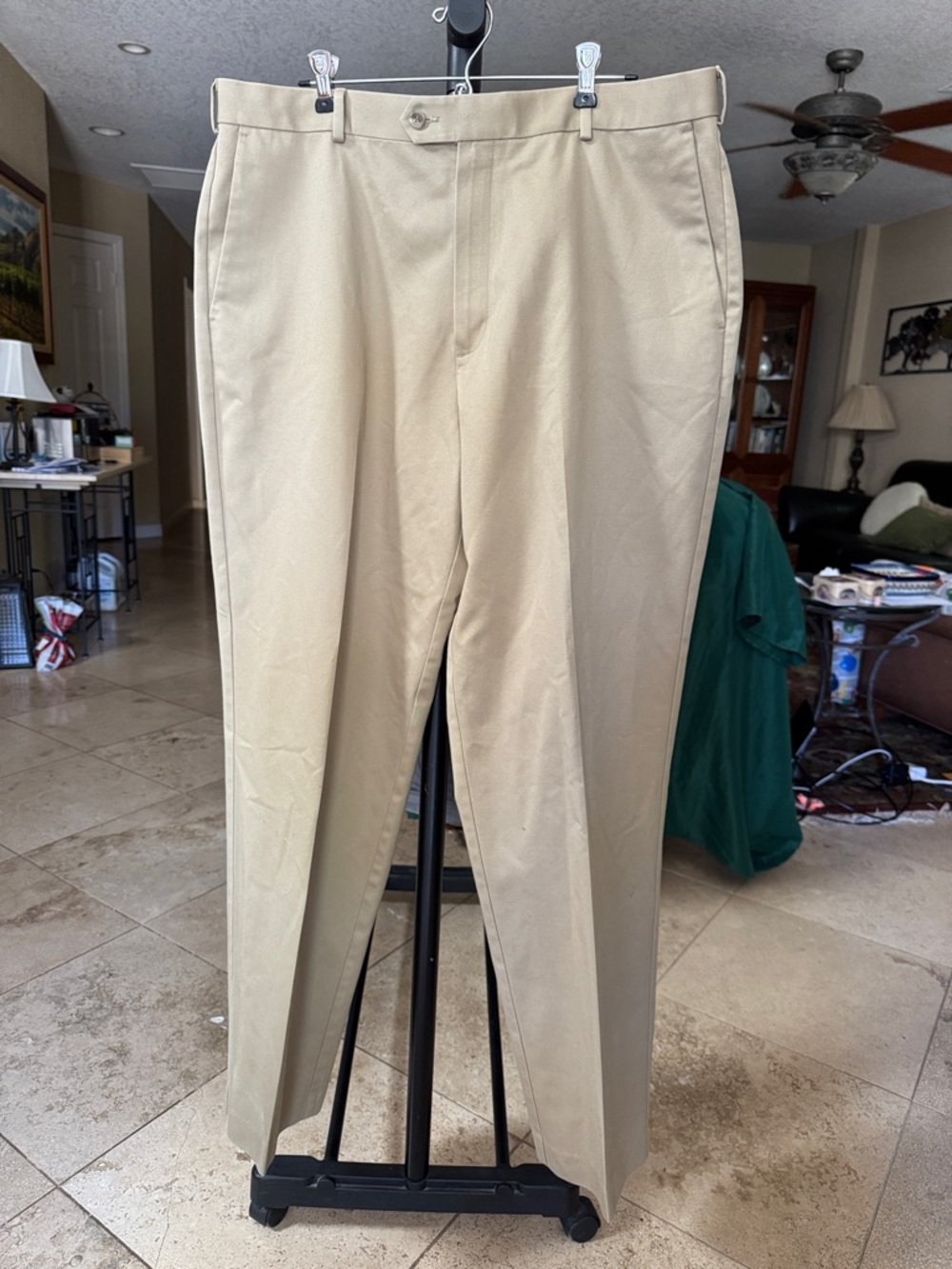 Dockers Men's Tan Chino Pants